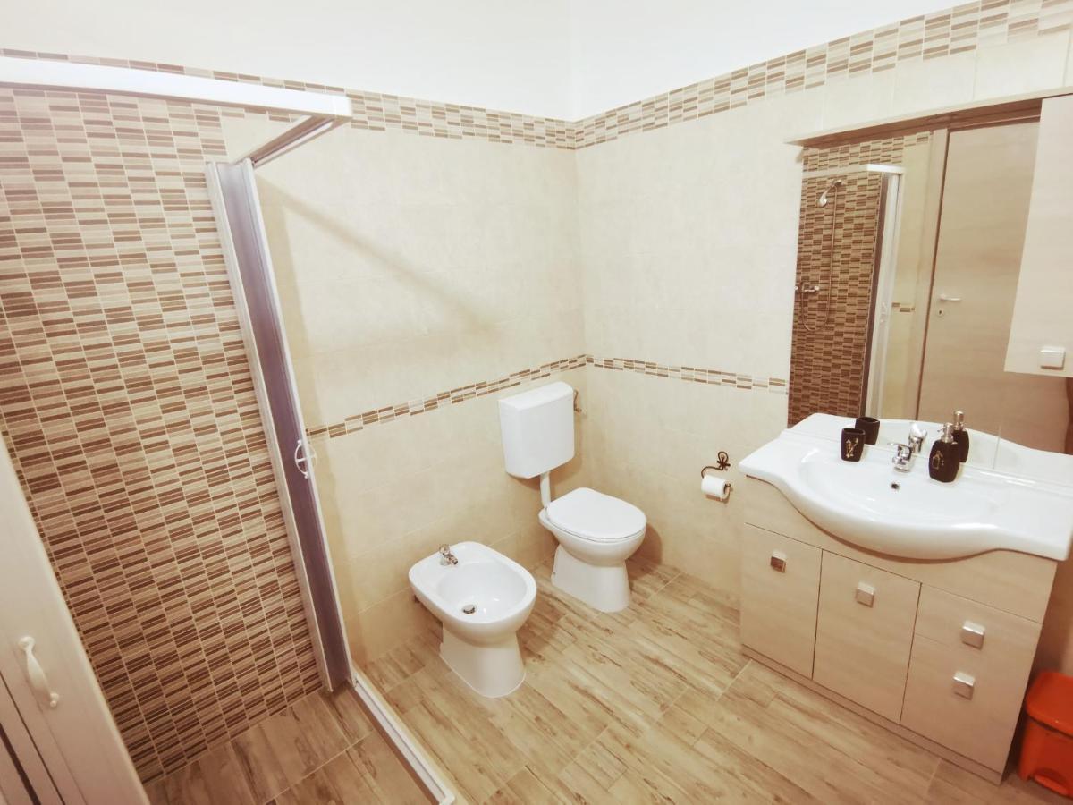 Via Alessandria Hotel Racale Luaran gambar