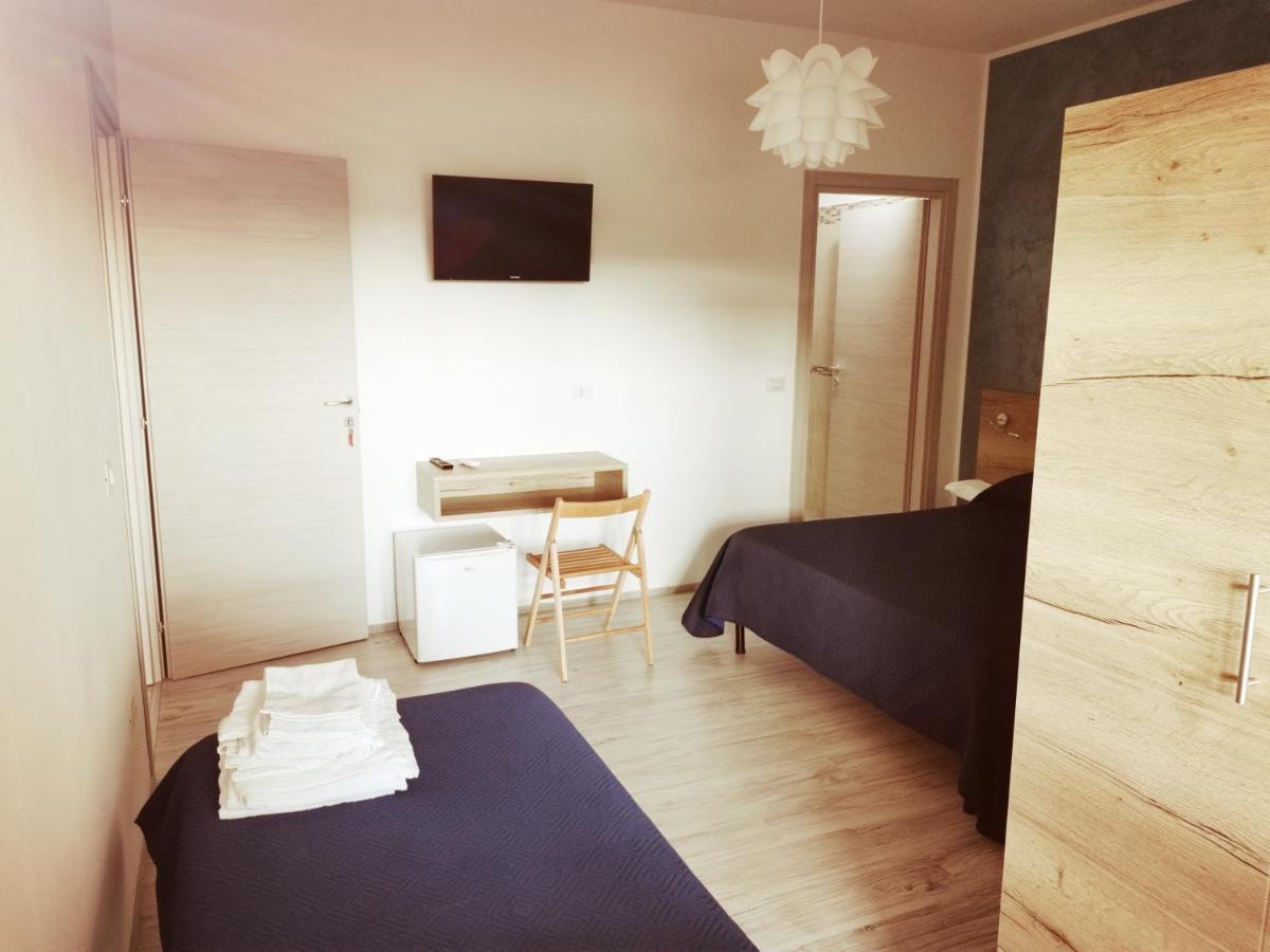 Via Alessandria Hotel Racale Luaran gambar
