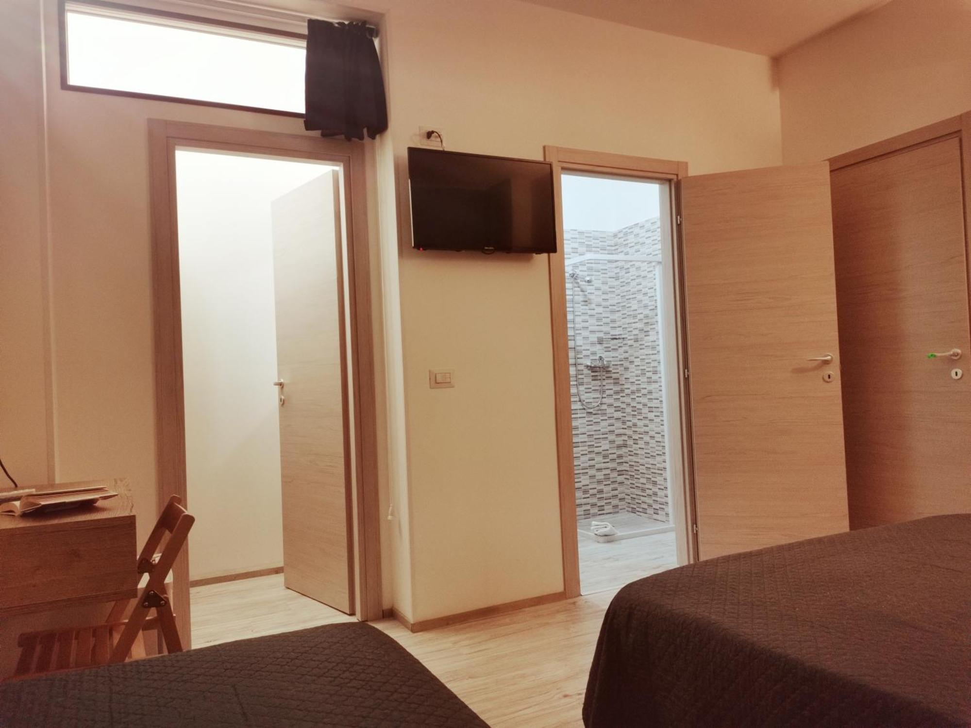Via Alessandria Hotel Racale Bilik gambar